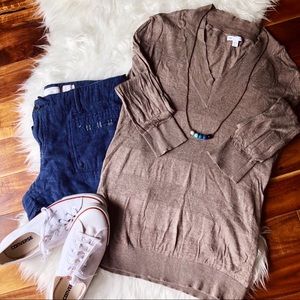 GAP Lightweight Mushroom Color V-Neck Sweater!